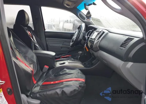 2015 Toyota Tacoma Base V6 z USA, uszkodzony, nr VIN 3TMMU4FN8FM079360